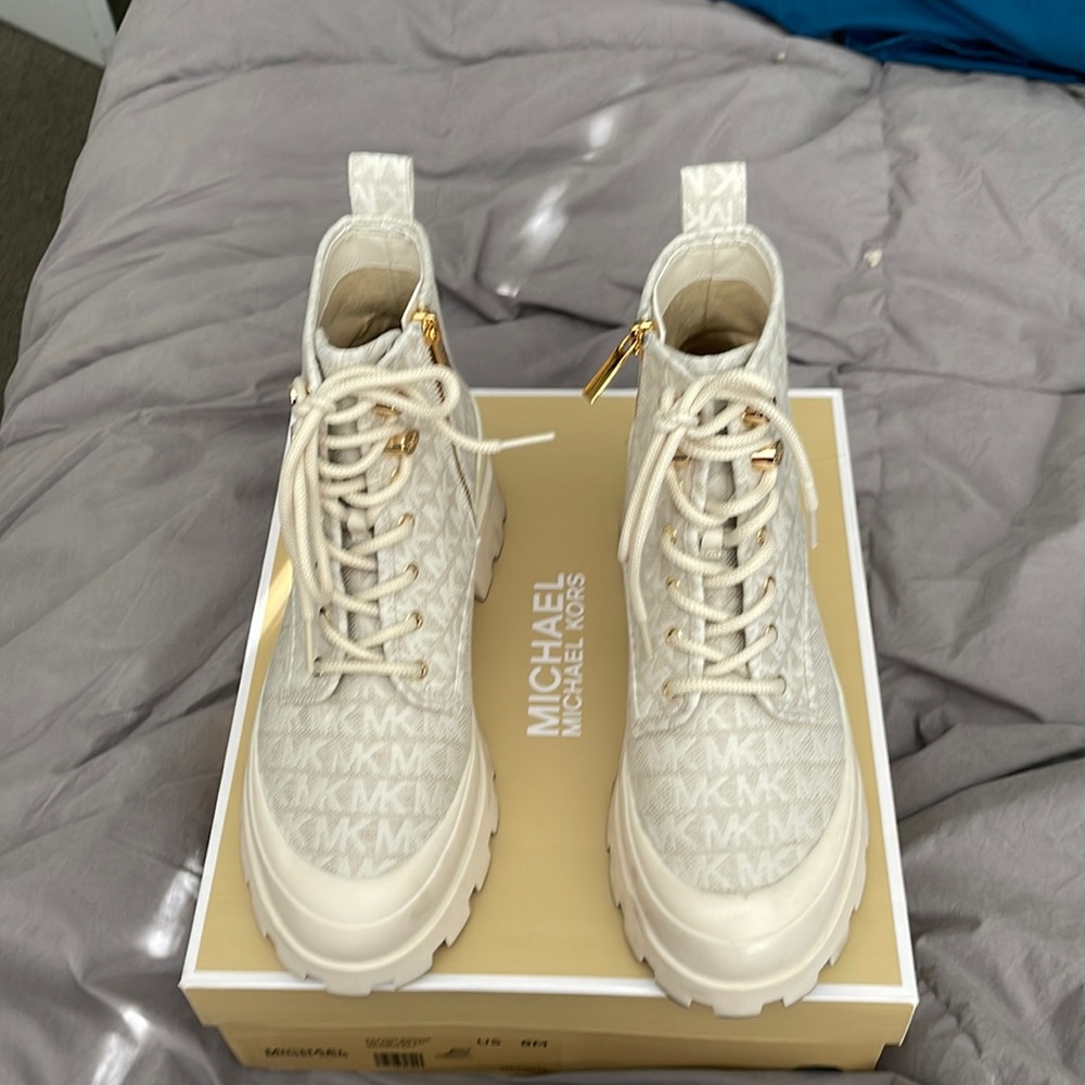 Michael Kors Payton bootie with original box